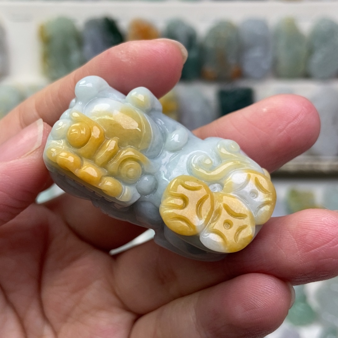翡翠吊坠(赠链)未镶嵌