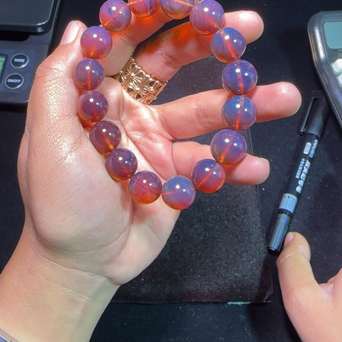 琥珀未镶嵌裸石琥珀