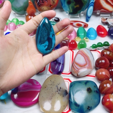 玛瑙/玉髓耳环未镶嵌