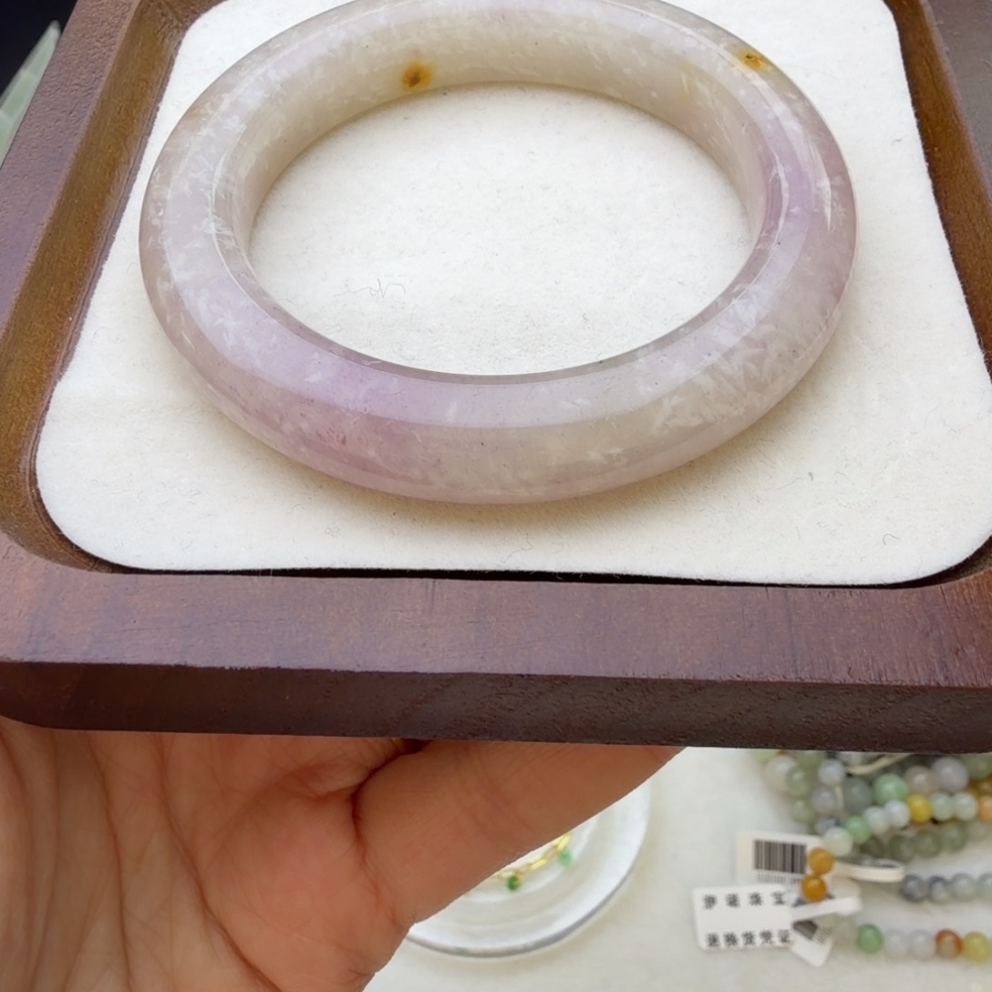 石英质玉（佘太翠）未镶嵌手镯