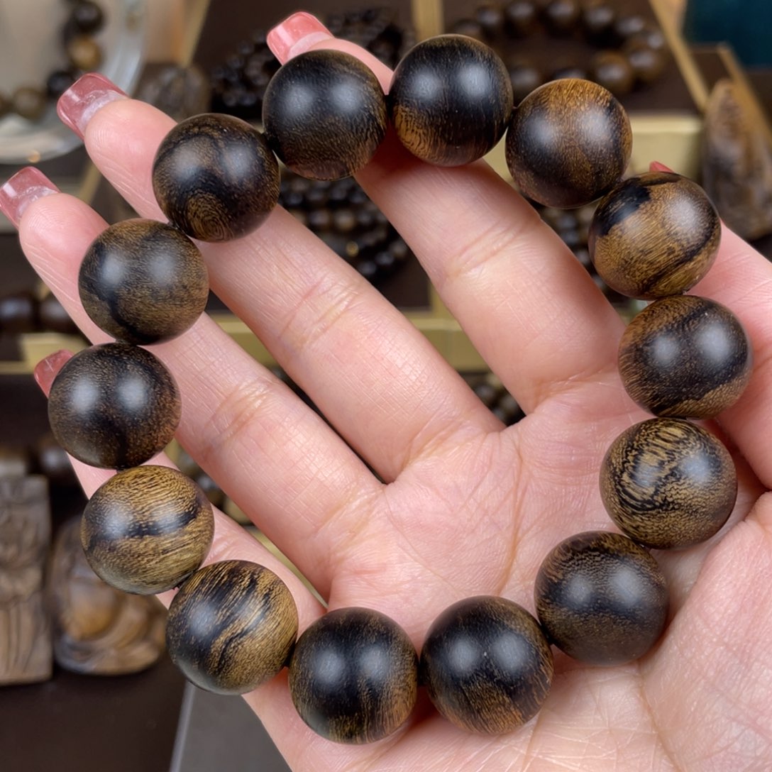 沉香手串二*越南芽庄白棋虎斑玉化