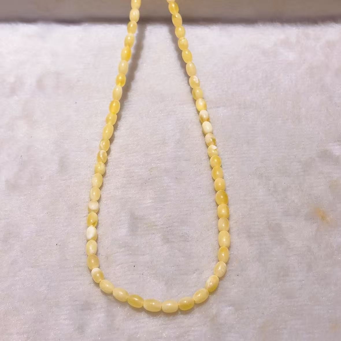 约4-5mm小枣珠蜜蜡项链串