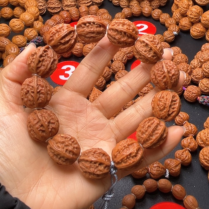 文玩核桃吊坠蚂蚁纹八棱