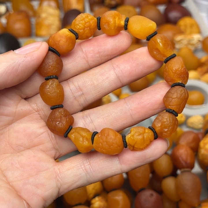 琥珀未镶嵌裸石天然蜜蜡手串