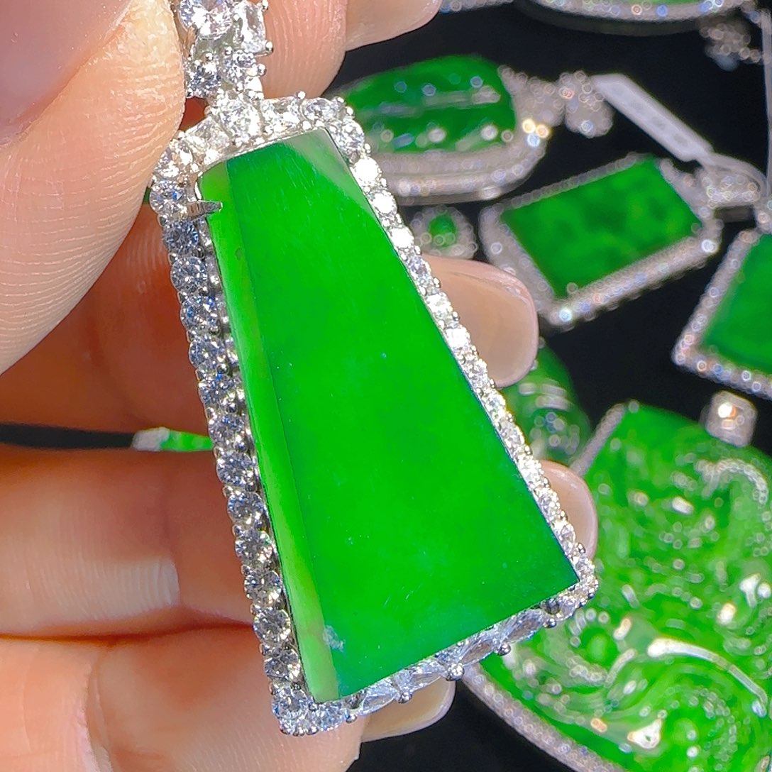 翡翠吊坠(赠链)银S925镶嵌