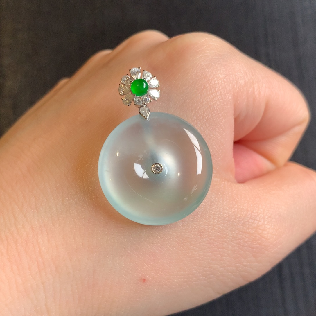 翡翠颈饰18K金镶嵌天然翡翠