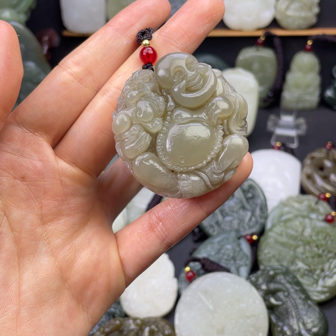 和田玉颈饰未镶嵌