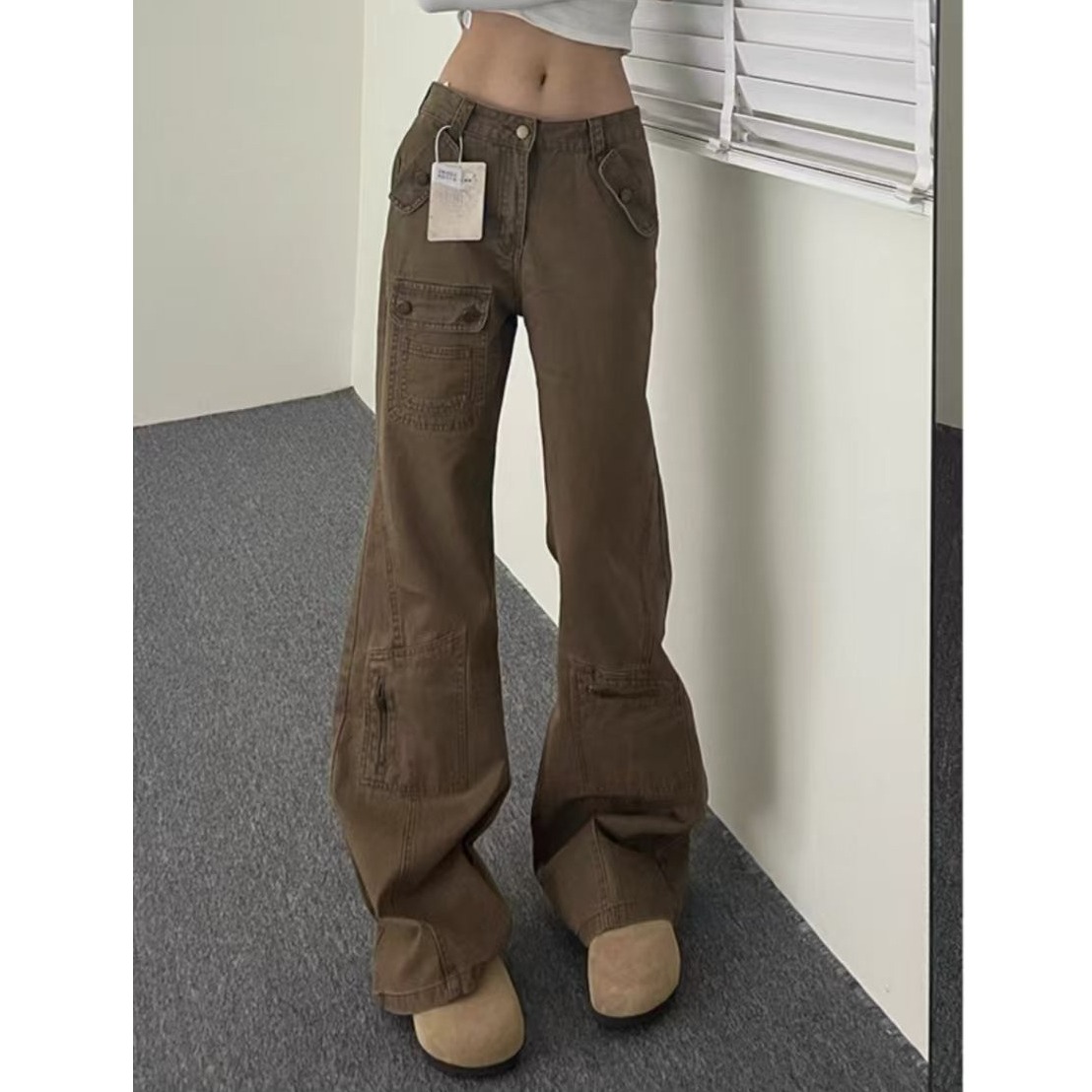 美式设计感多口袋工装牛仔裤女春夏新款低腰宽松直筒微喇阔腿长裤