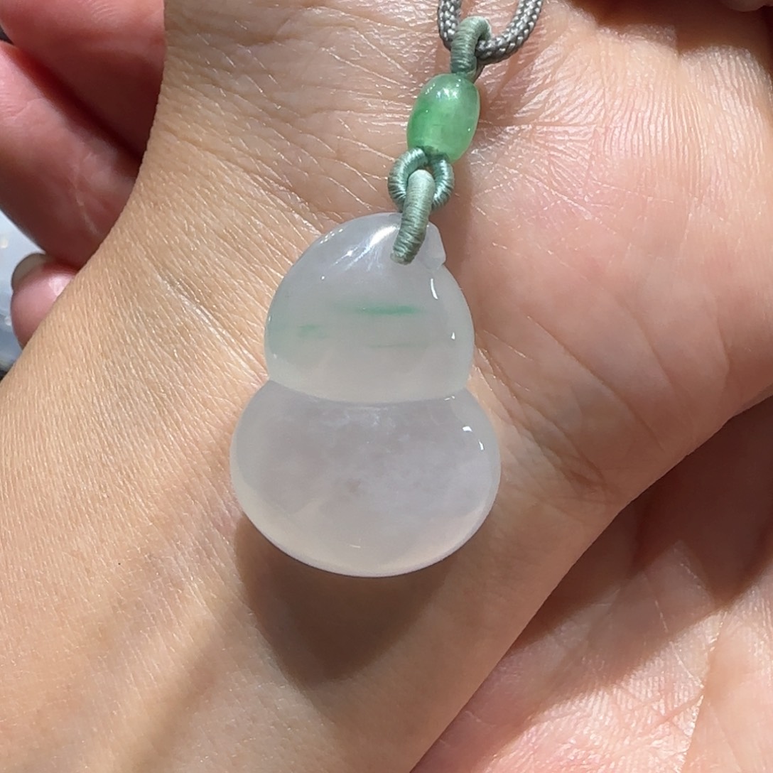 翡翠未镶嵌颈饰双面鼓冰飘金丝翠葫芦