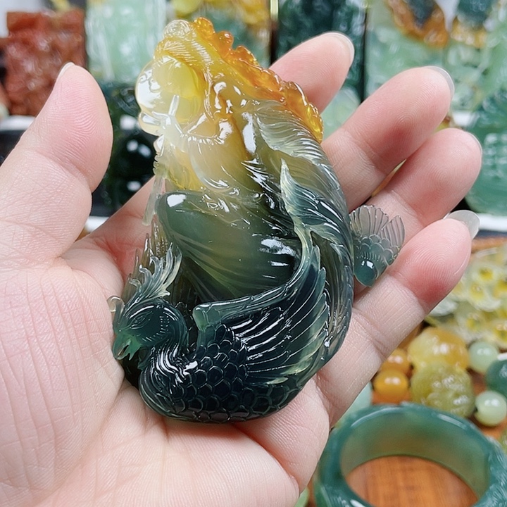 闲***人蛇纹石玉未镶嵌挂件