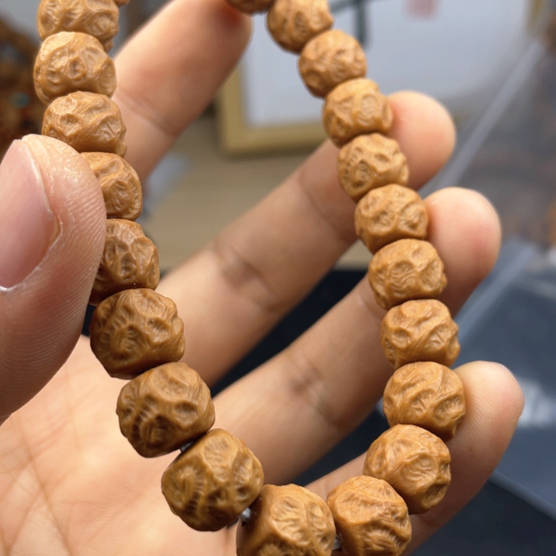 猴头核桃吊坠嗯……没事