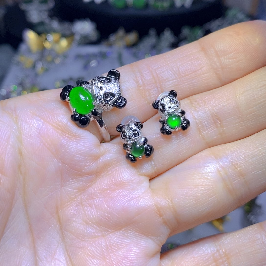 翡翠颈饰银S925镶嵌天然翡翠