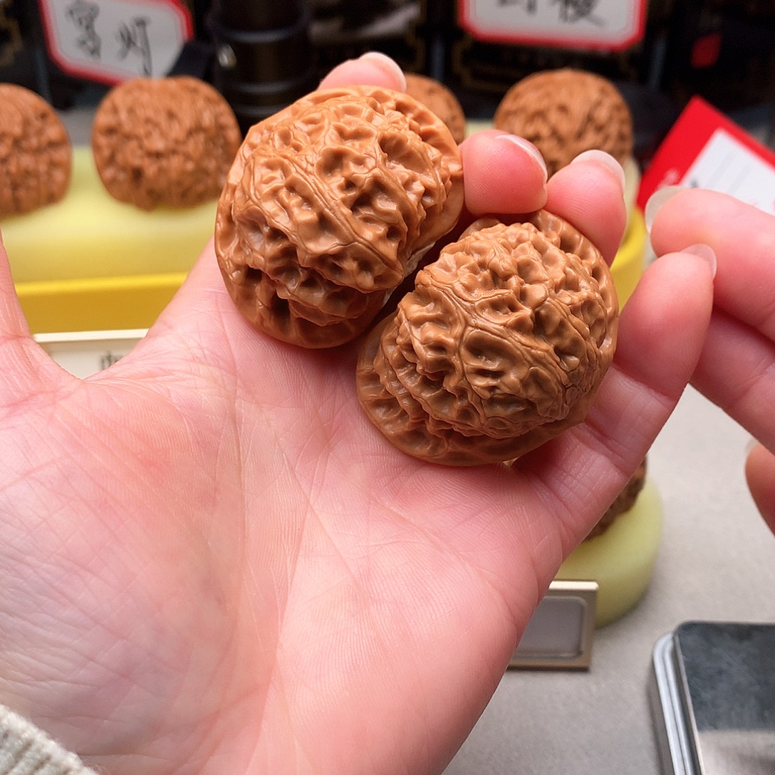 向***开文玩核桃吊坠43尺宫灯113号