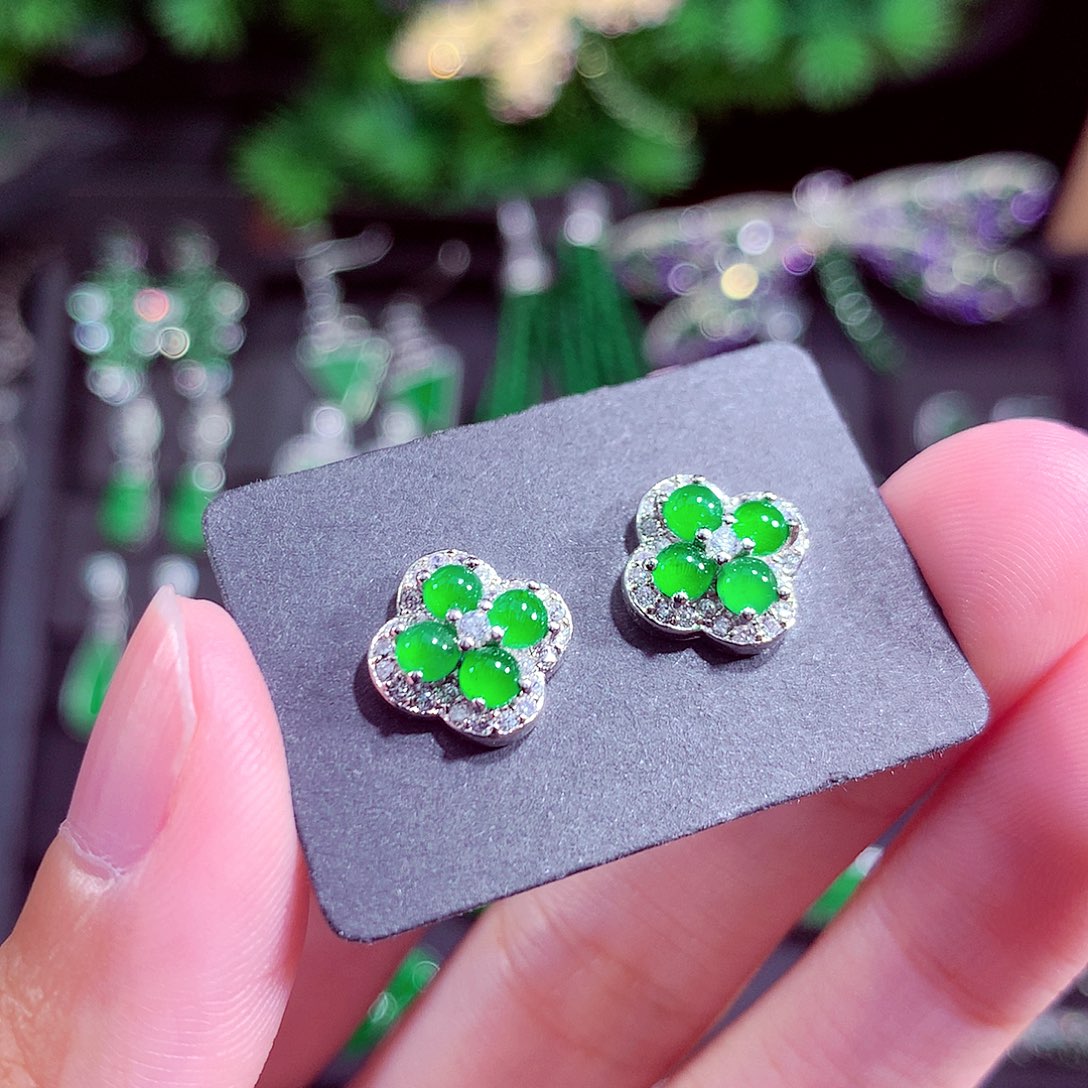 颈饰未镶嵌翡翠天然