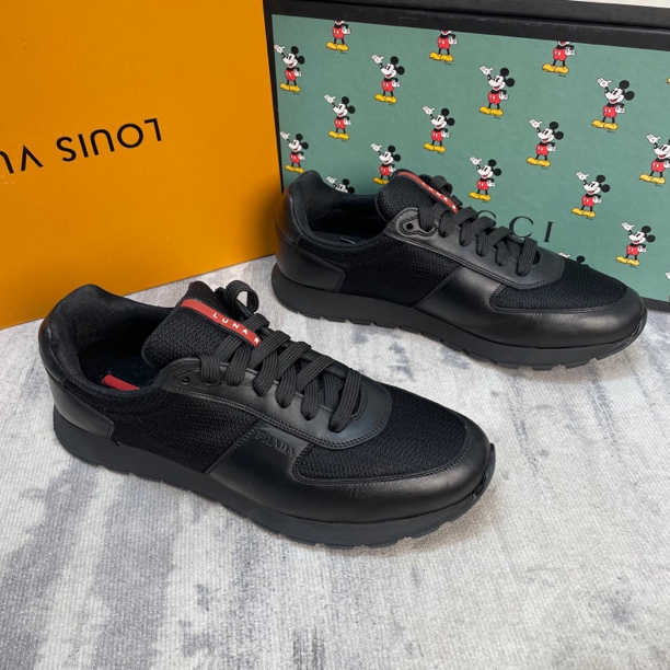95新 Prada/普拉达 黑色布面休闲运动鞋/41.5码