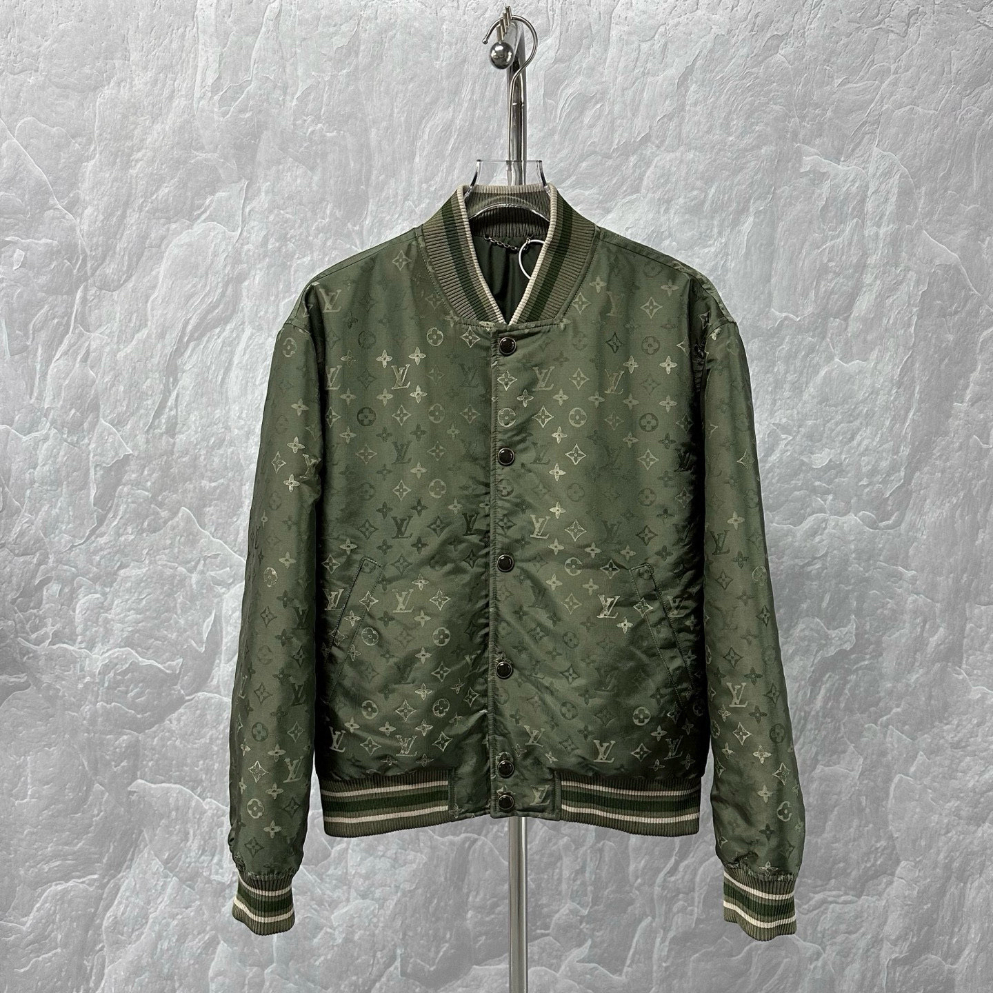 未使用 LouisVuitton/路易威登 SS26满印棒球棉服外套 52码P02131