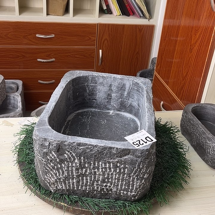 灰姑娘食材和贵州青石打造而成