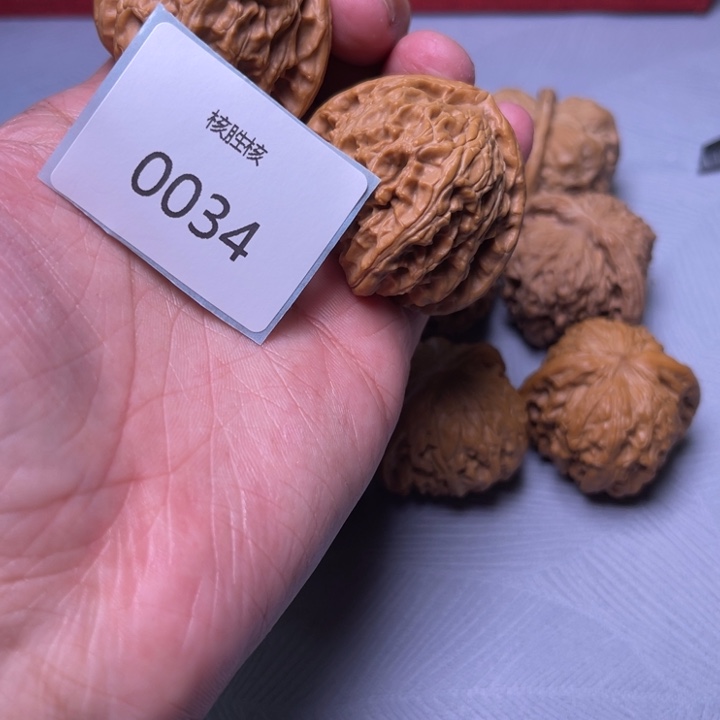 文玩核桃把件42白狮子