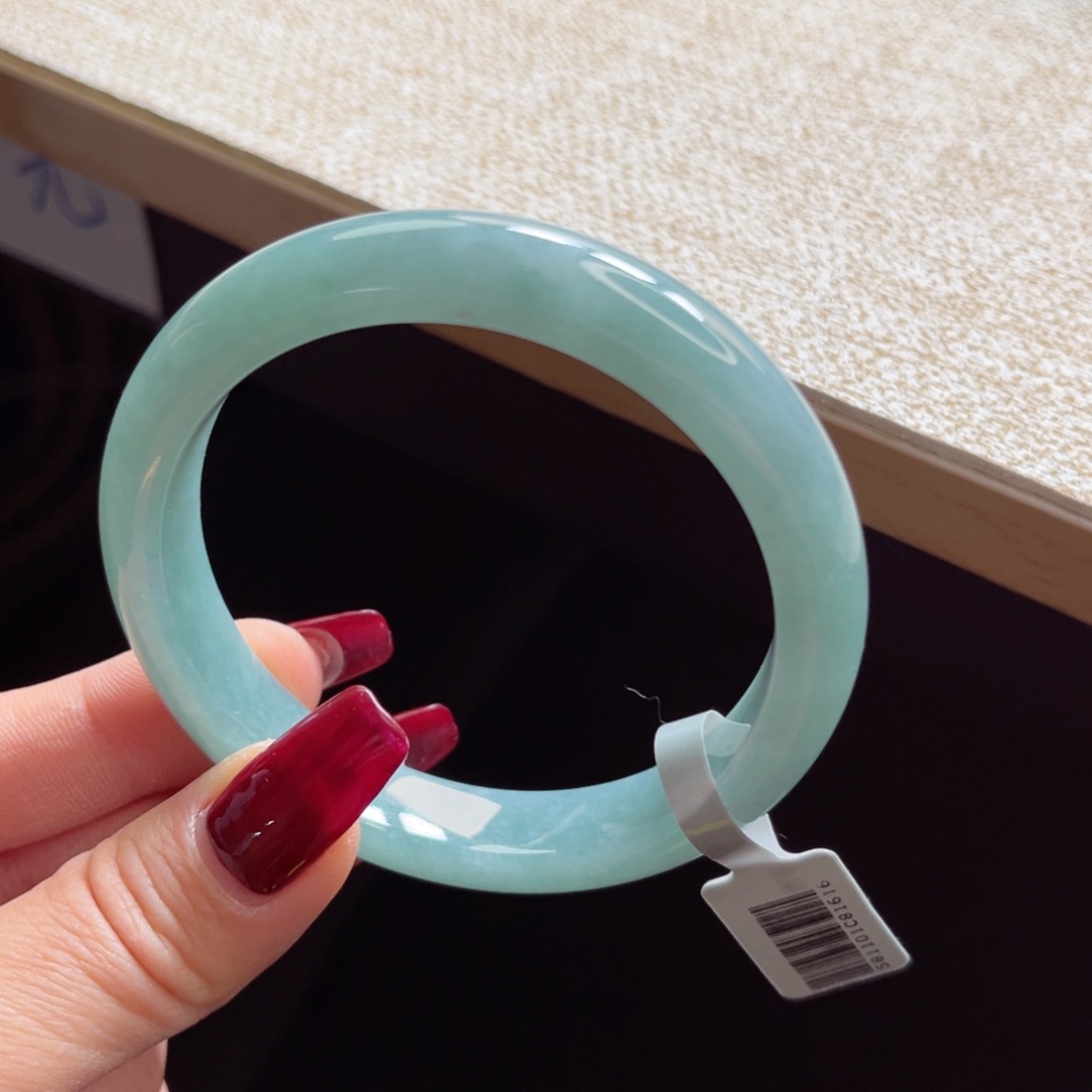 翡翠手镯未镶嵌手镯