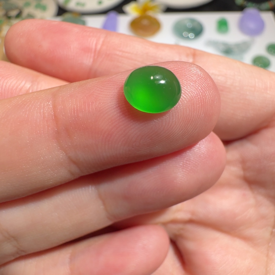 定制翡翠未镶嵌缅甸天然a货冰种满绿蛋面