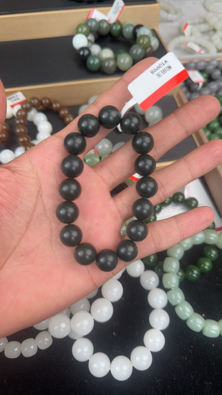 纯天然新疆和田玉沙枣青12mm