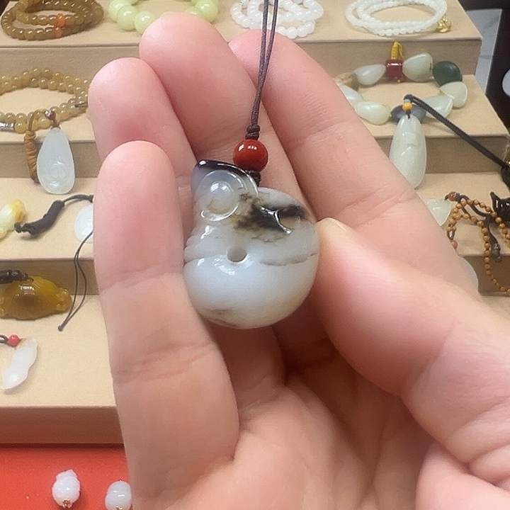 和田玉未镶嵌颈饰玉猪龙