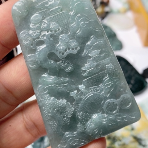 翡翠颈饰未镶嵌翡翠