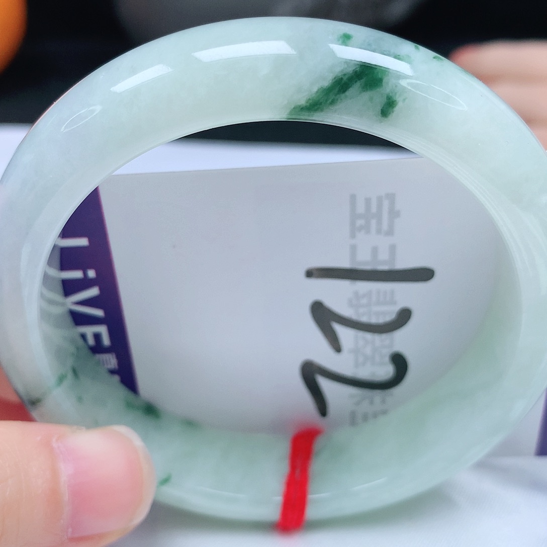 翡翠手镯未镶嵌57圈口
