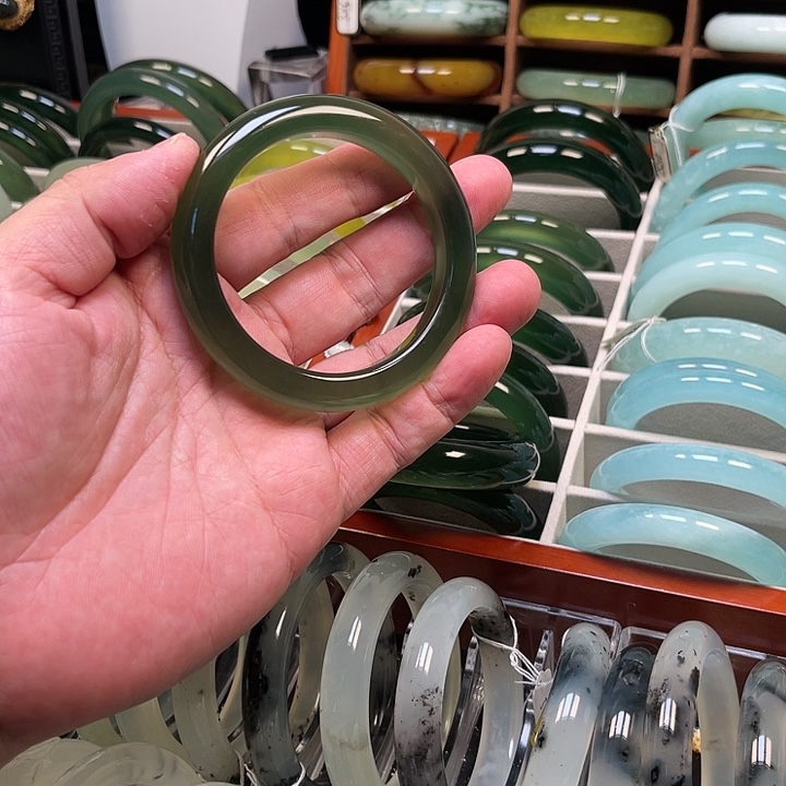 岫玉未镶嵌手镯岫玉