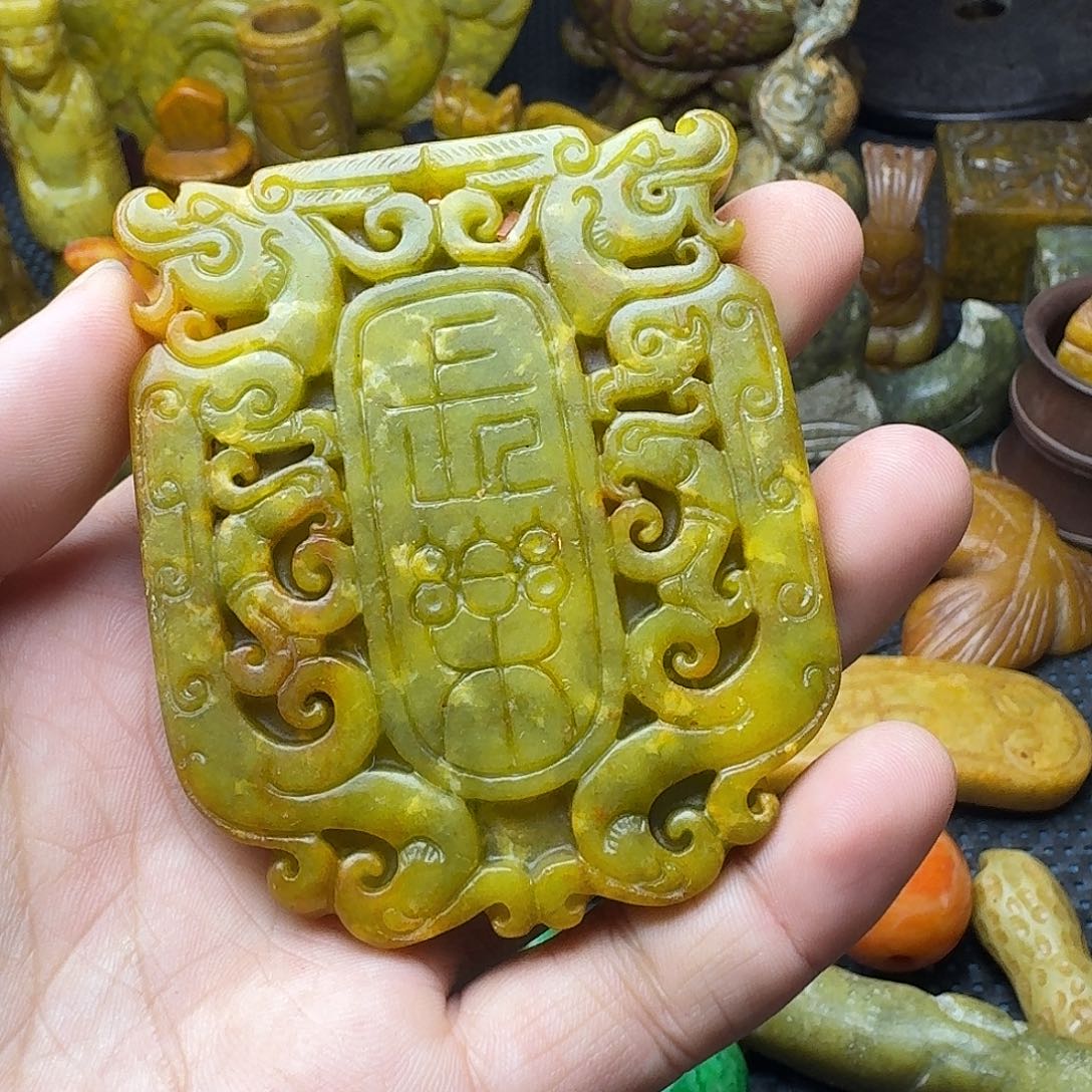 白玉菩提吊坠。。。