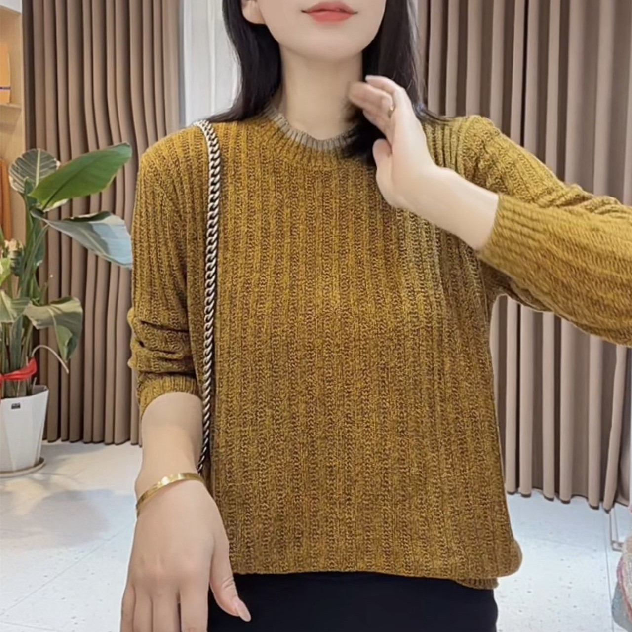 加厚2025秋冬新款圆领毛衣百搭显瘦套头打底针织衫设计感宽松女装
