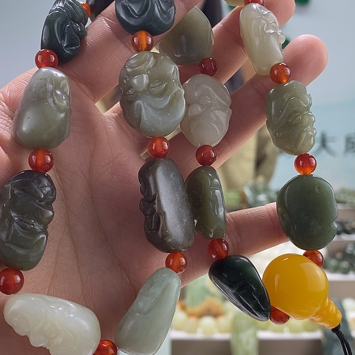 和田玉手持，微瑕未镶嵌