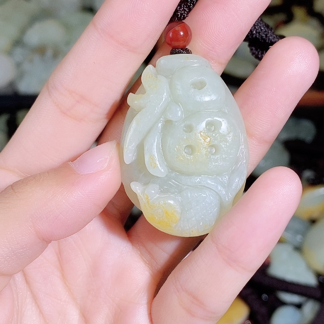 和田玉未镶嵌颈饰