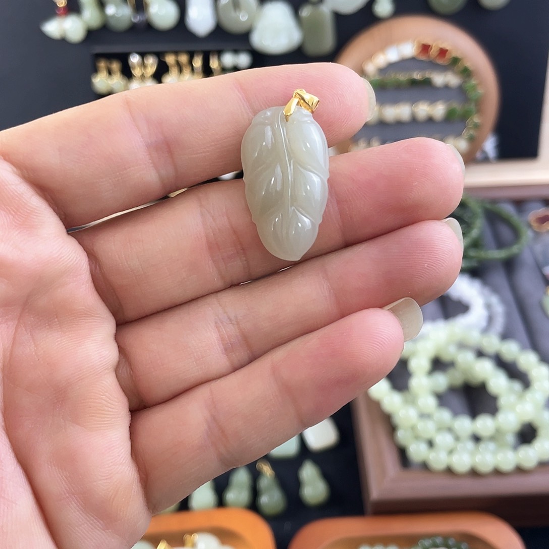 和田玉颈饰银S925镀金镶嵌