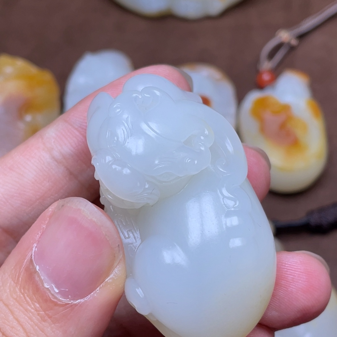 和田玉颈饰未镶嵌