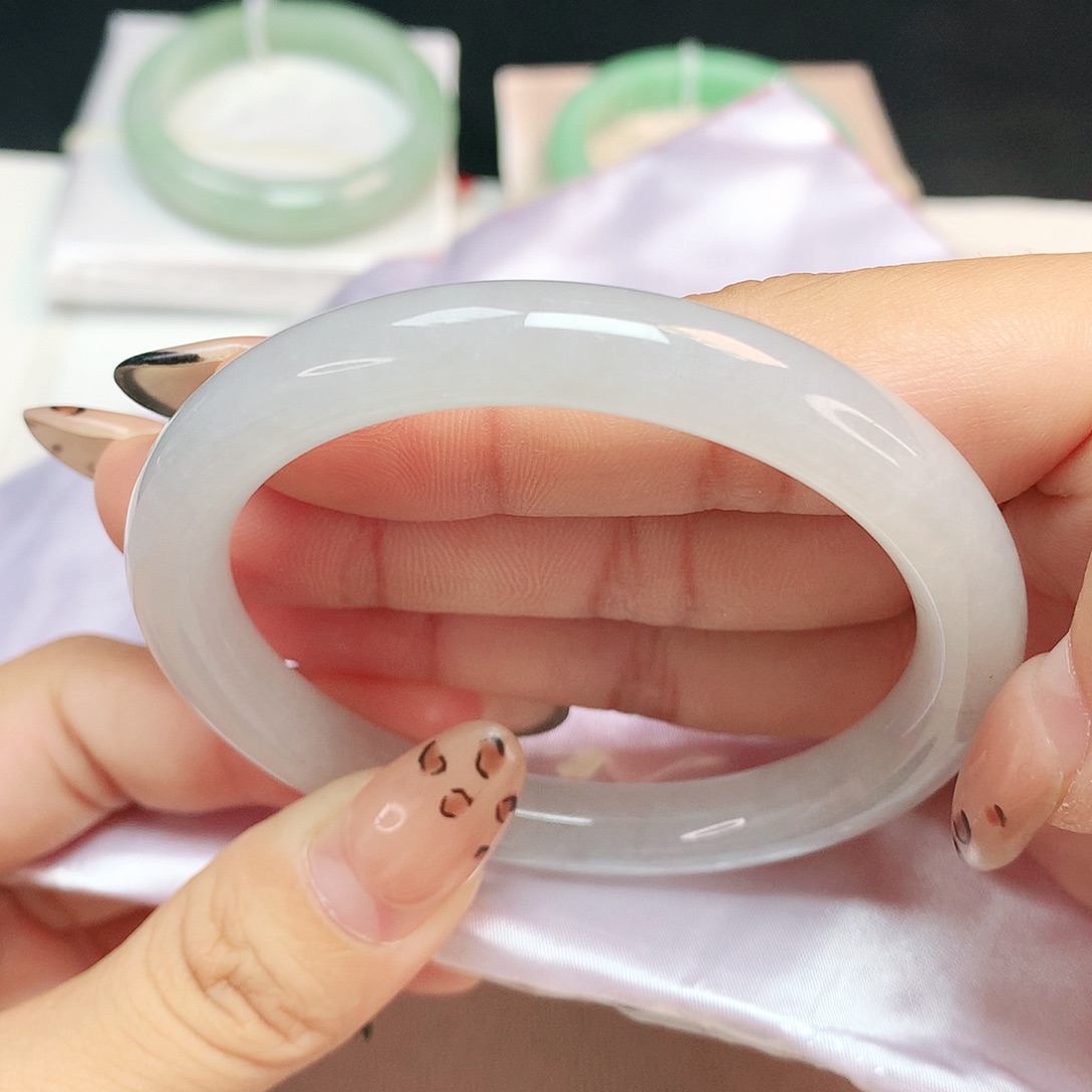 翡翠未镶嵌手镯白冰6