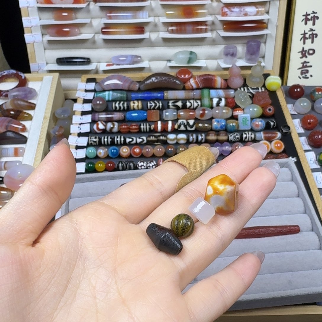 阿***瑶玛瑙/玉髓未镶嵌颈饰