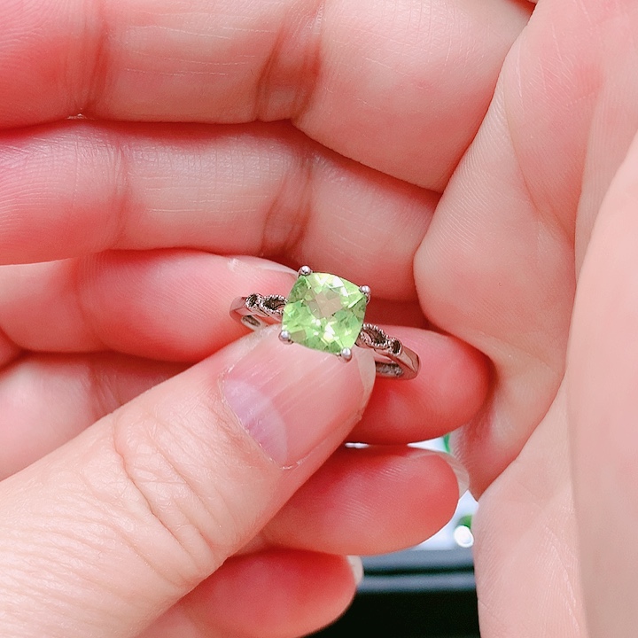 橄榄石戒指银S925镶嵌