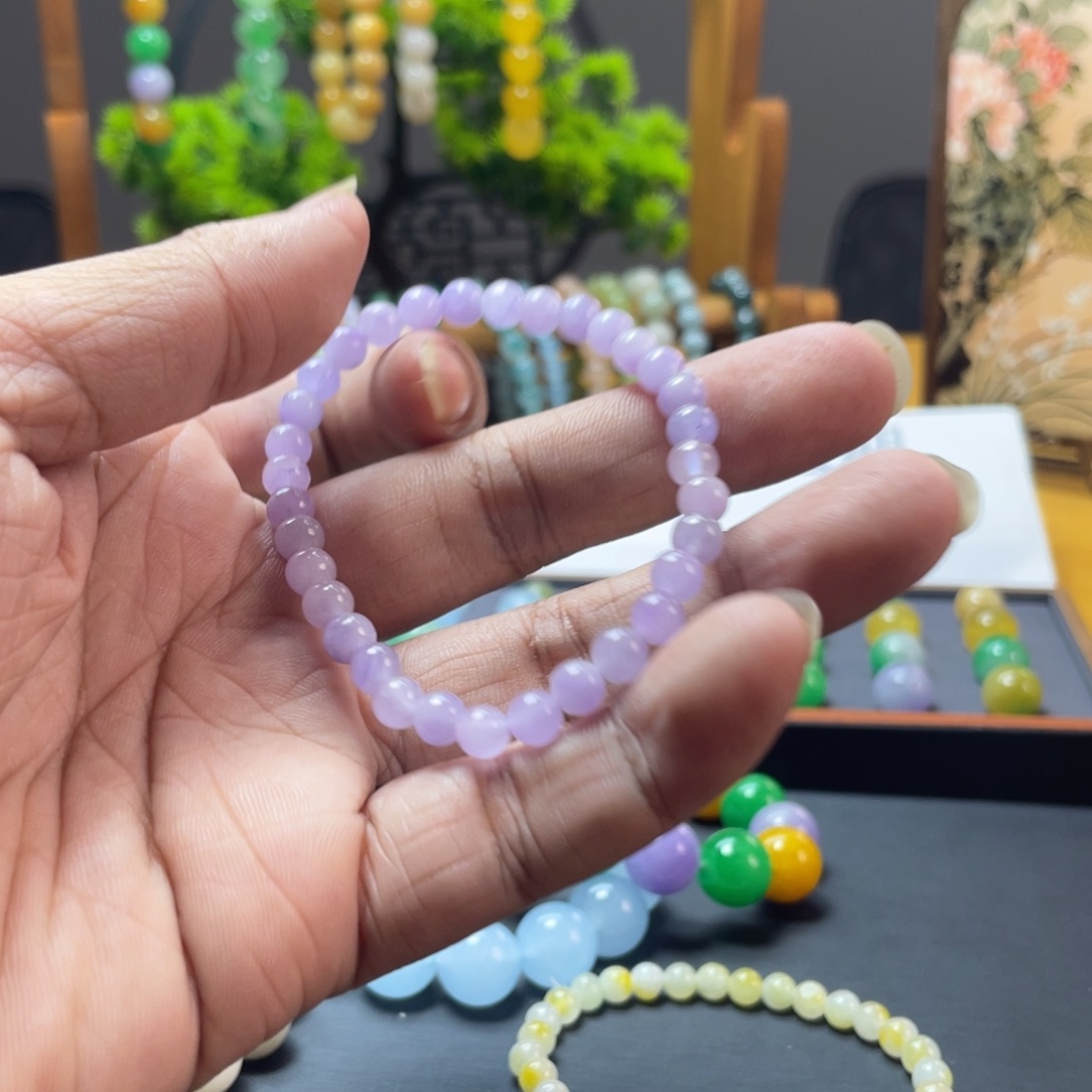 石英质玉未镶嵌颈饰