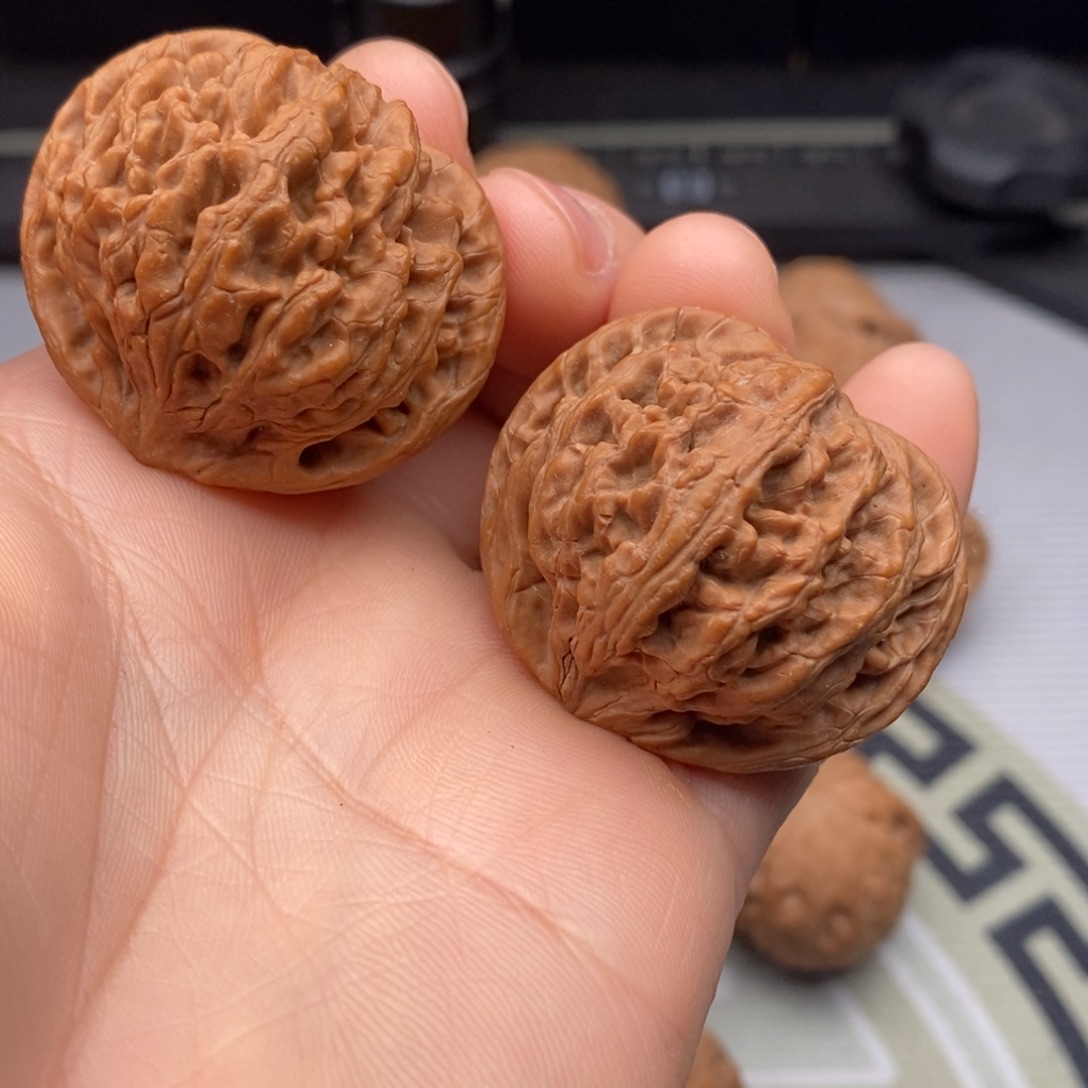 文玩核桃吊坠玉华宫38