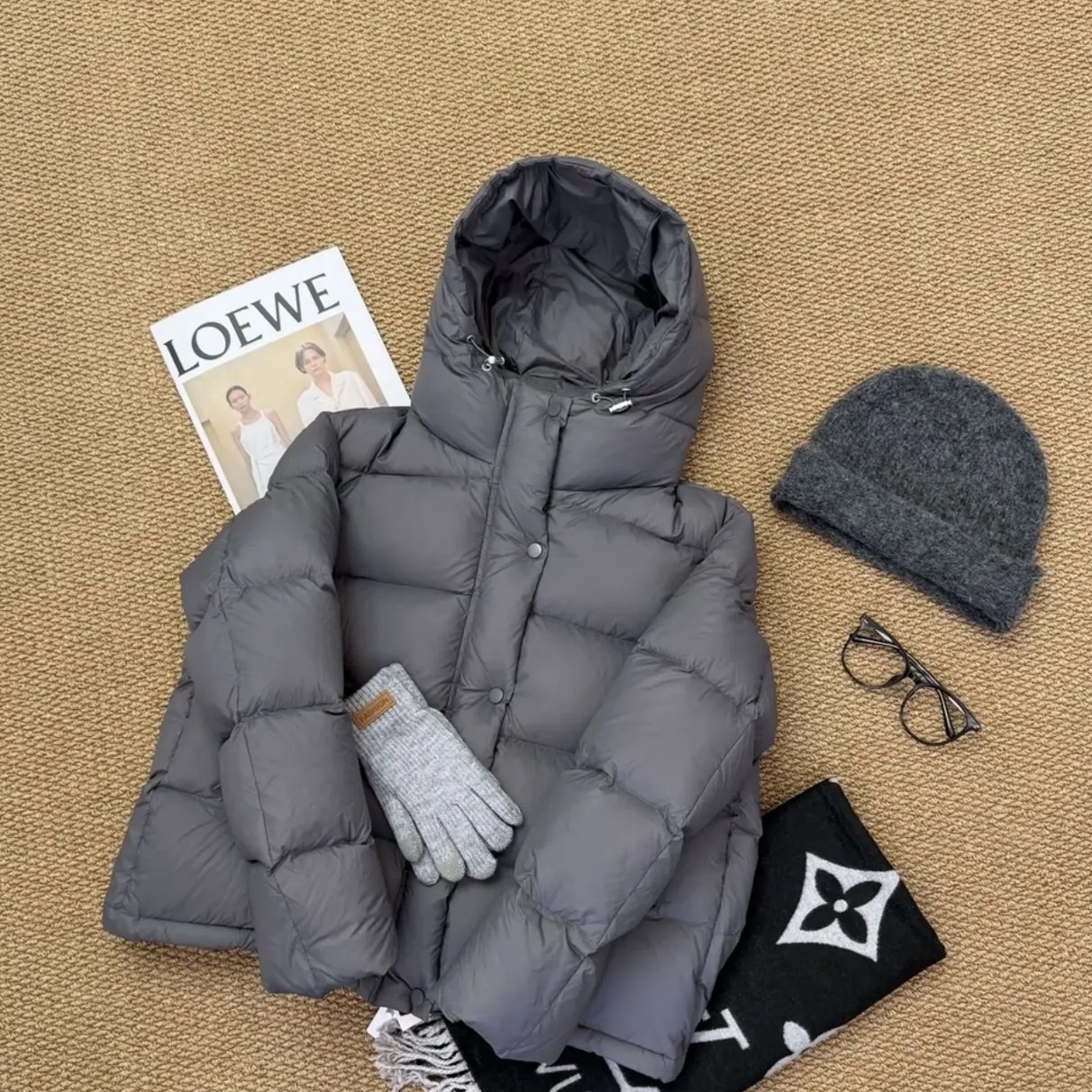 静静家   新国标鹅绒云感连帽冬季百搭女士服