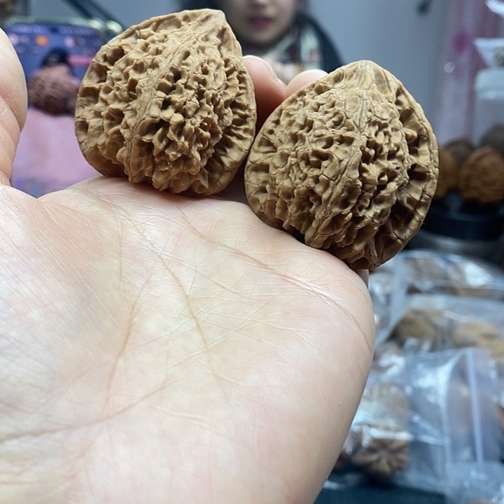 文玩核桃把件42虎头王小众