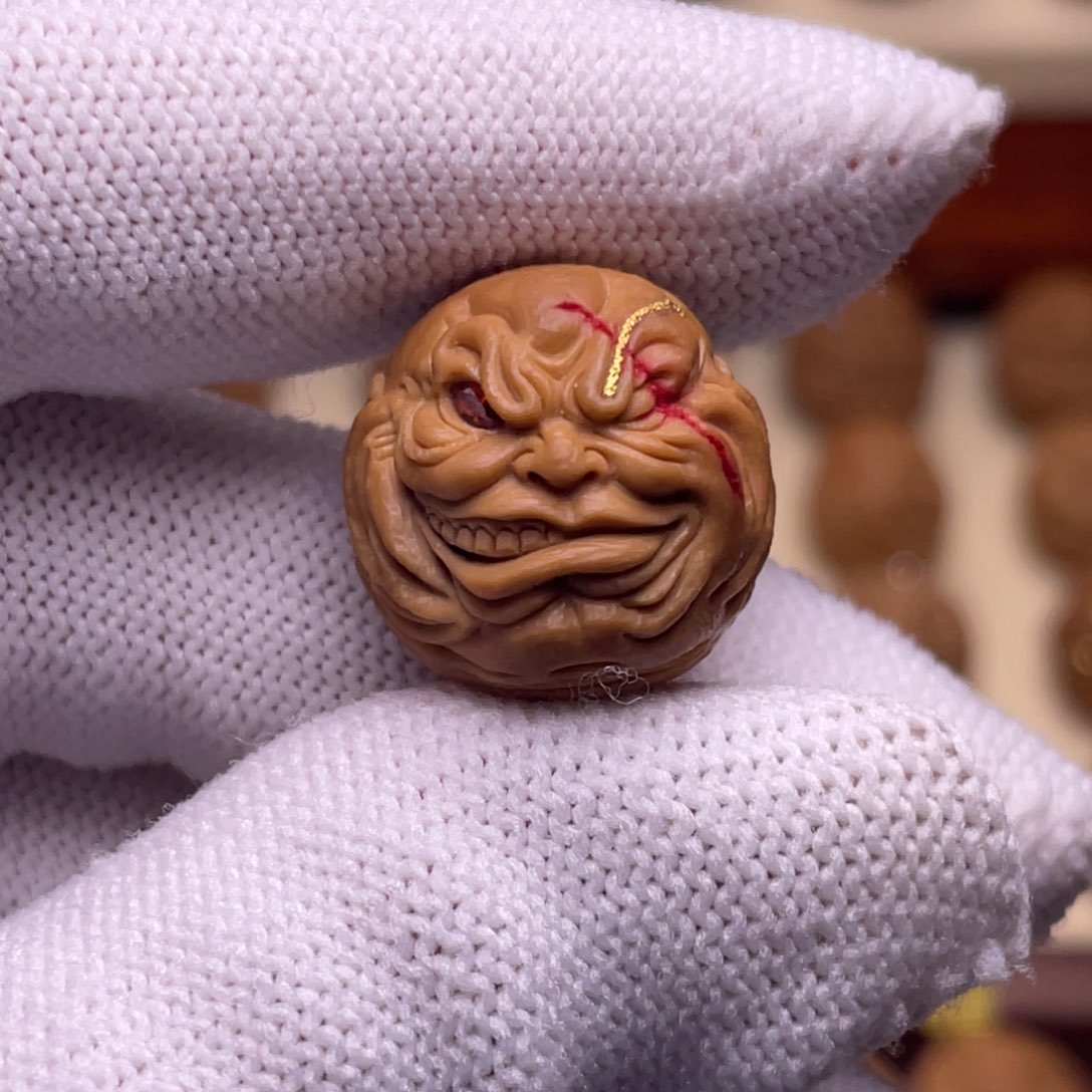 猴头核桃吊坠刀疤18镶嵌