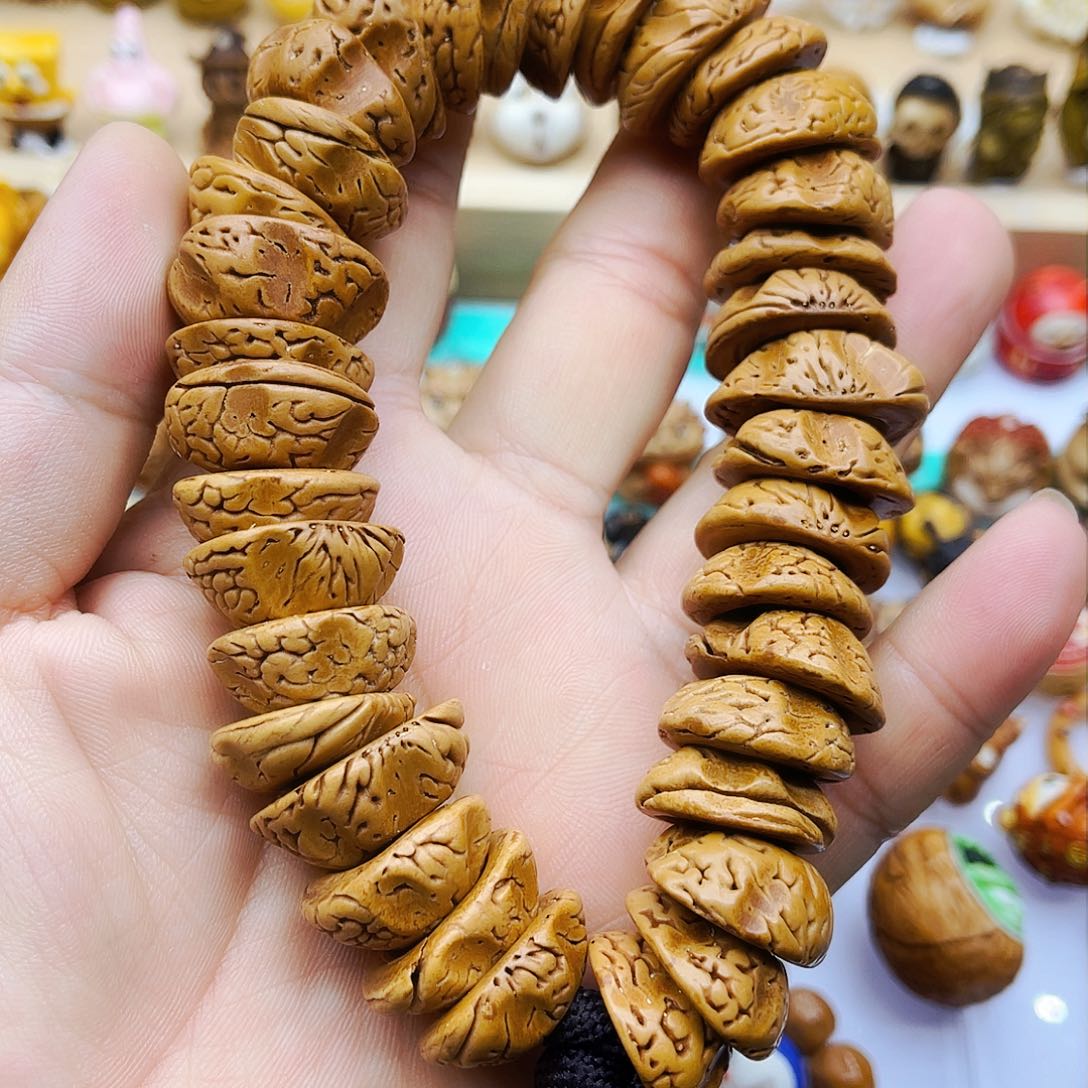 桃核吊坠零零落落啦