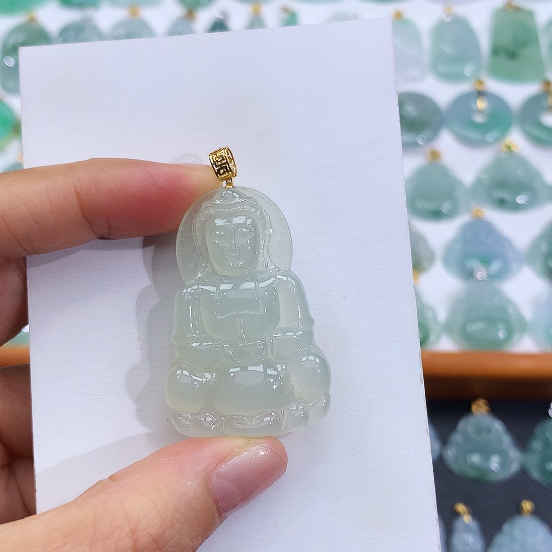 翡翠18K金镶嵌颈饰翡翠吊坠