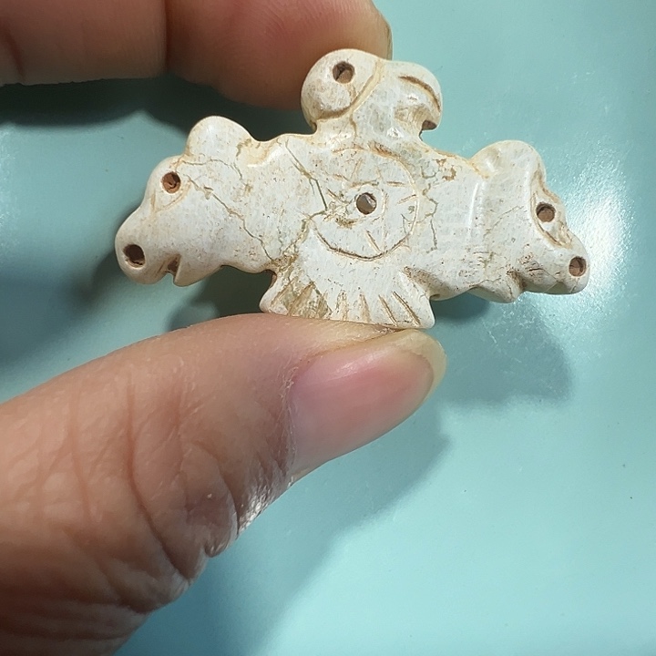 透闪石质玉未镶嵌挂件