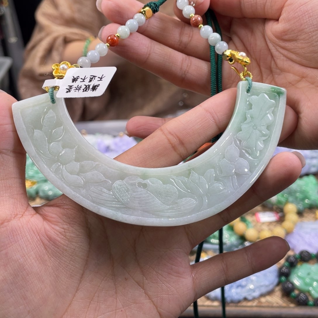 翡翠颈饰未镶嵌代编织