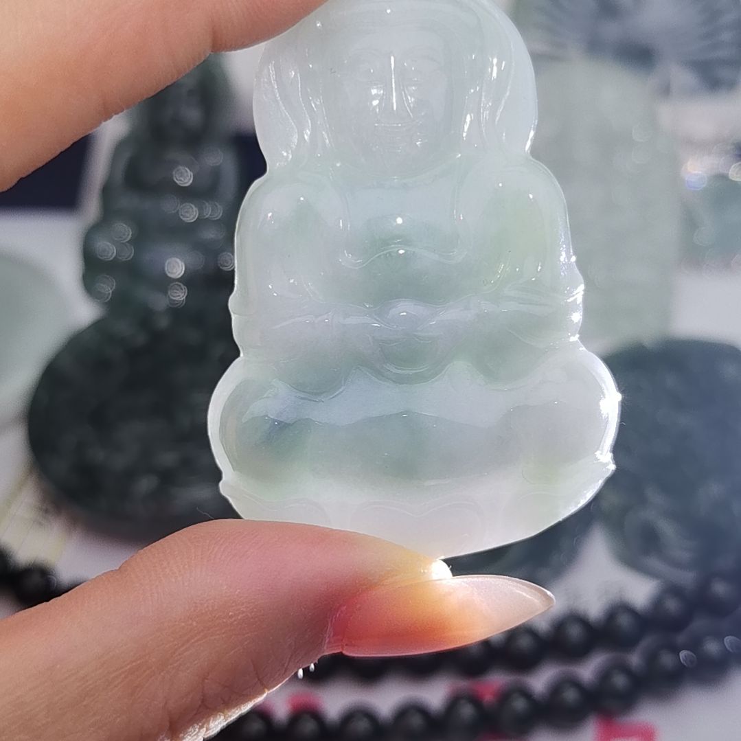 翡翠颈饰未镶嵌天然的A货翡翠