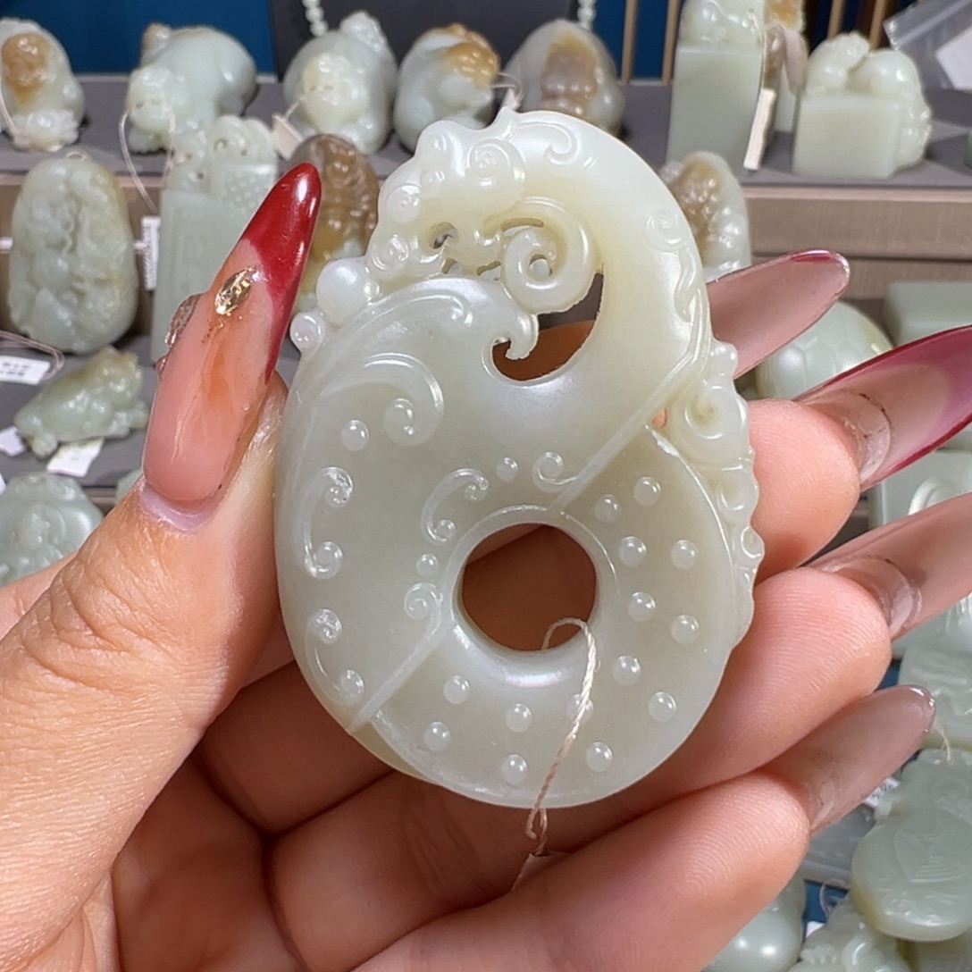 和田玉（糖玉）未镶嵌颈饰