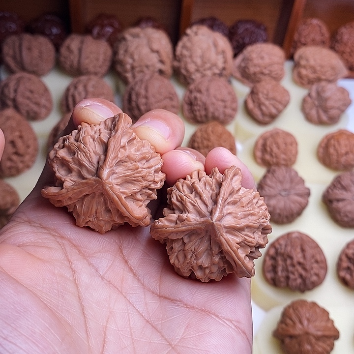 【闪购商品】文玩核桃把件37盘山三棱